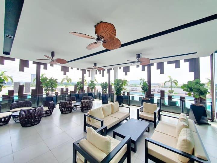 פראי Grand Meritus Homestay @Penang מראה חיצוני תמונה